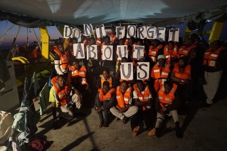 Migranti, Sea Watch, sempre più difficile la situazione a bordo