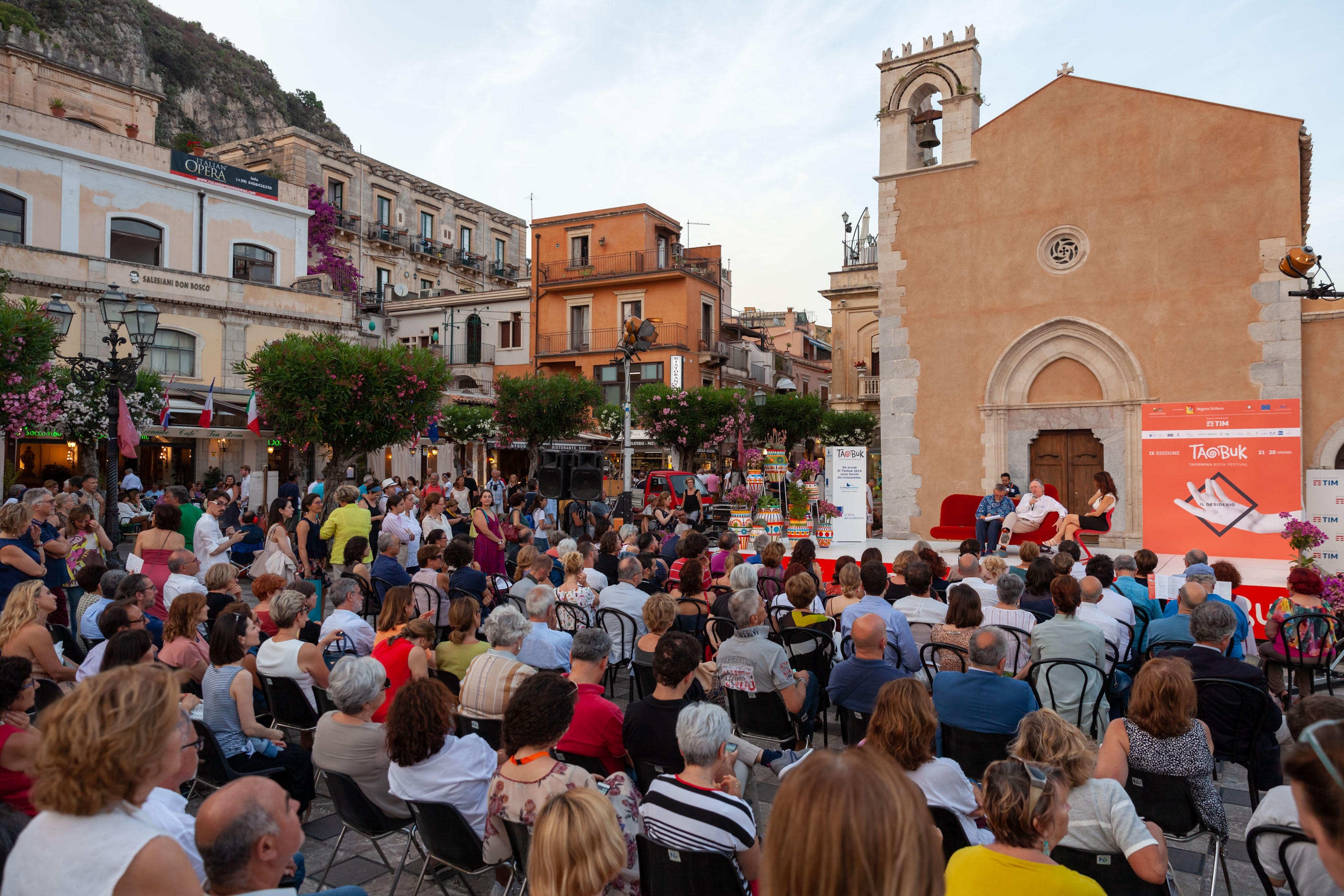 Taobuk, le stelle Ian McEvan e Jhumpa Lahiri a Taormina