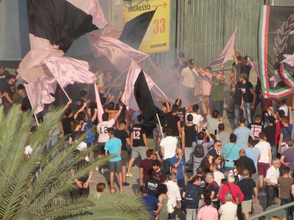 Il Palermo Calcio a un passo dal baratro. Orlando: “Notizie non buone, mi batterò”