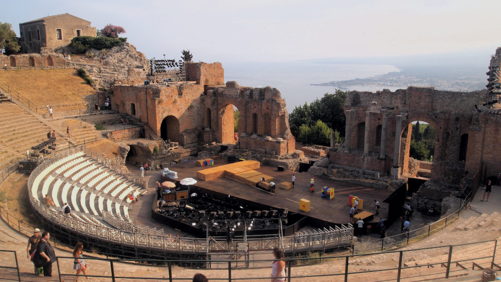Un drone di ultima generazione per la radiografia del Teatro di Taormina