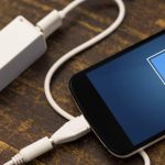 Via libera dall’Ue, dal 2024 obbigatorio il caricabatteria unico