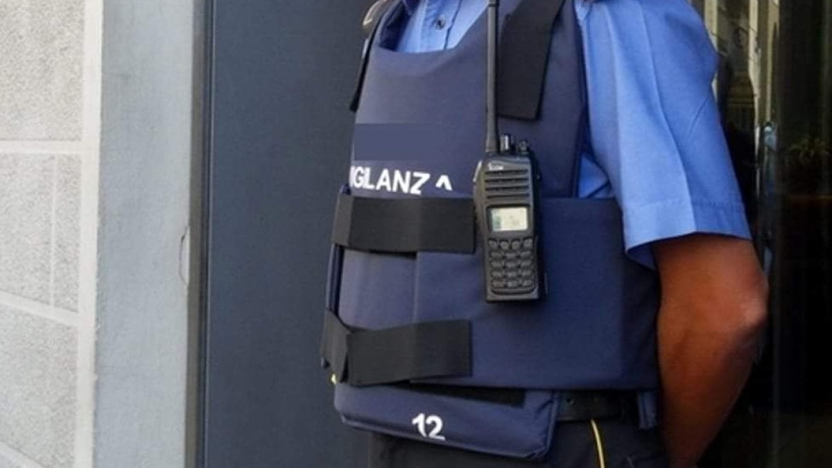 Tenta di entrare in tribunale con due coltelli, denunciato uomo di Tortorici