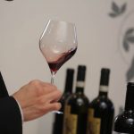 Contraffazione del vino, in Sicilia crollano i controlli