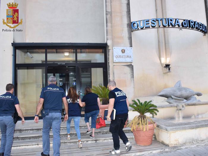Ragusa, maltrattamenti ad anziani, due arresti