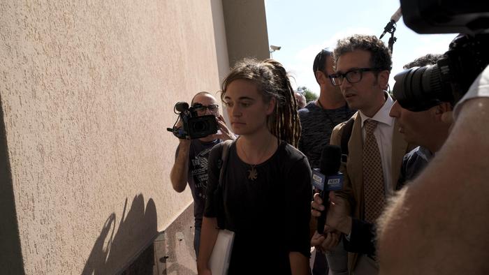 Interrogatorio Rackete, sit-in di solidarietà