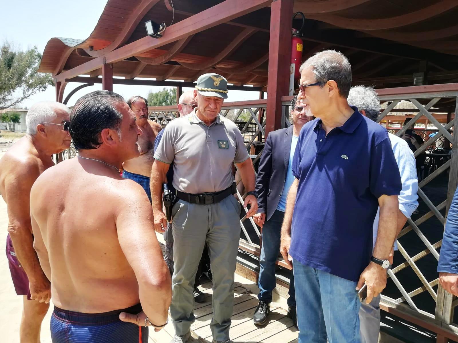 Incendi, Catania, sopralluogo Musumeci alla Plaia