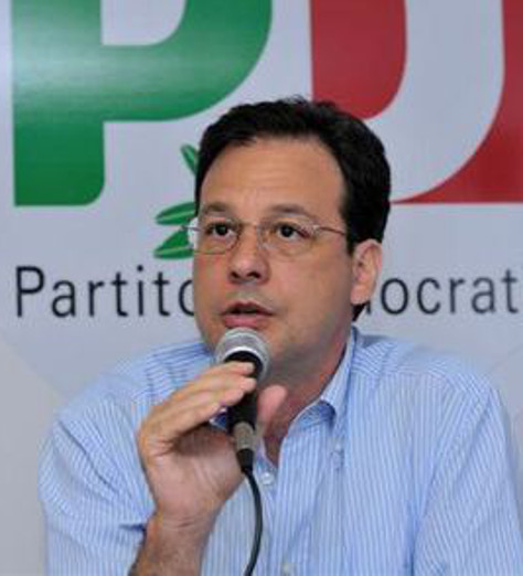 Pd in crisi, Giuseppe Lupo spara a zero: “Via tutti i vertici”