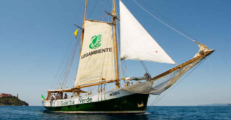 Mare e laghi inquinati: “Goletta verde” boccia più di un punto monitorato su 3