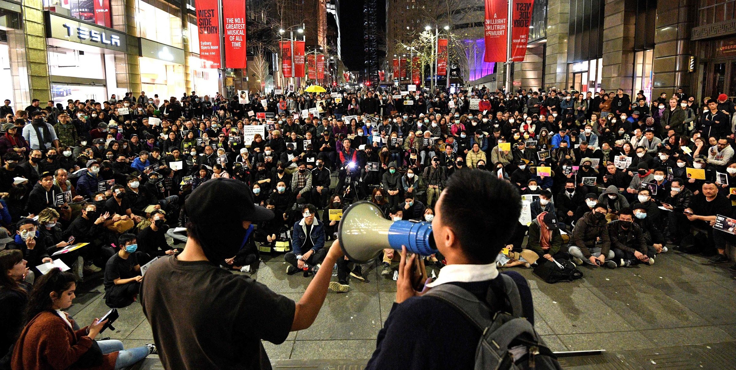 Hong Kong, falsi account delegittimavano la protesta