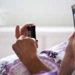 È una vera malattia la smartphone schiavitù