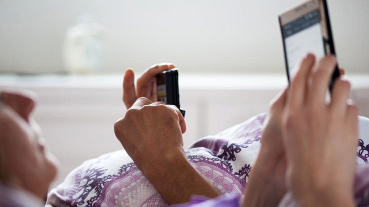 È una vera malattia la smartphone schiavitù