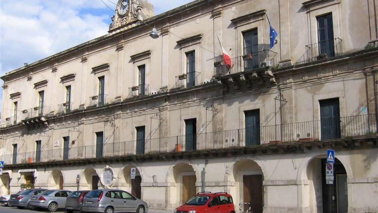 Modica, dipendenti comunali non pagati. Cgil: “Il Sindaco ha preferito pagare altro”