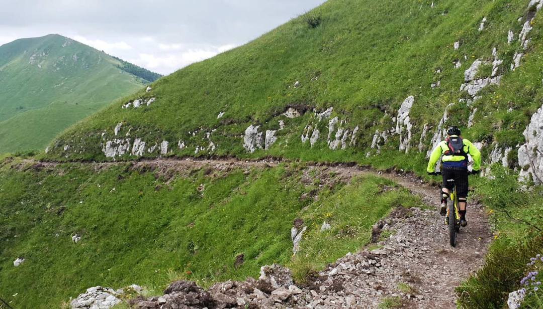 In bicicletta lungo le Valli Resilienti per vivere tra sport, storia e natura