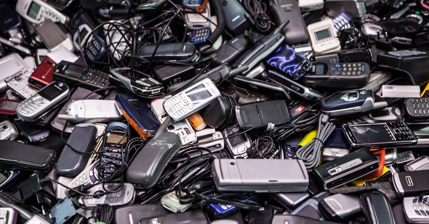Rifiuti RAEE, dalle batterie ai vecchi cellulari: raccolta straordinaria alla Cittadella universitaria