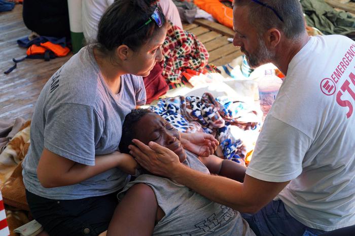 Lampedusa, altri “sbarchi fantasma”, ma i cento della Open Arms restano ancora a bordo