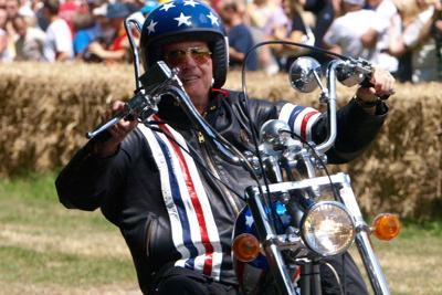 Morto Peter Fonda, leggenda di “Easy Rider”, figlio di Henry e fratello di Jane Morto Peter Fonda, leggenda di “Easy Rider”, figlio di Henry e fratello di Jane