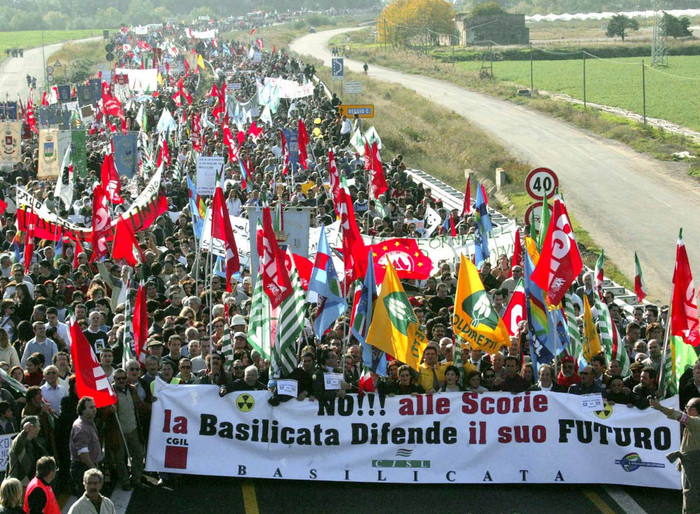 Codacons, vietare la sperimentazione sul 5G