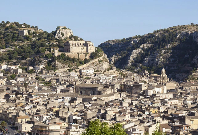 L’assessore alle Infrastrutture Marco Falcone in visita nei comuni di Pozzallo e Scicli