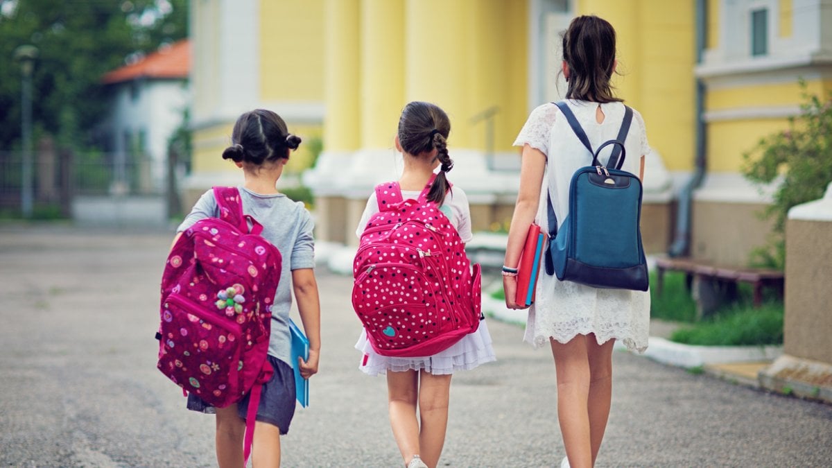 Un bimbo su due già col mal di schiena