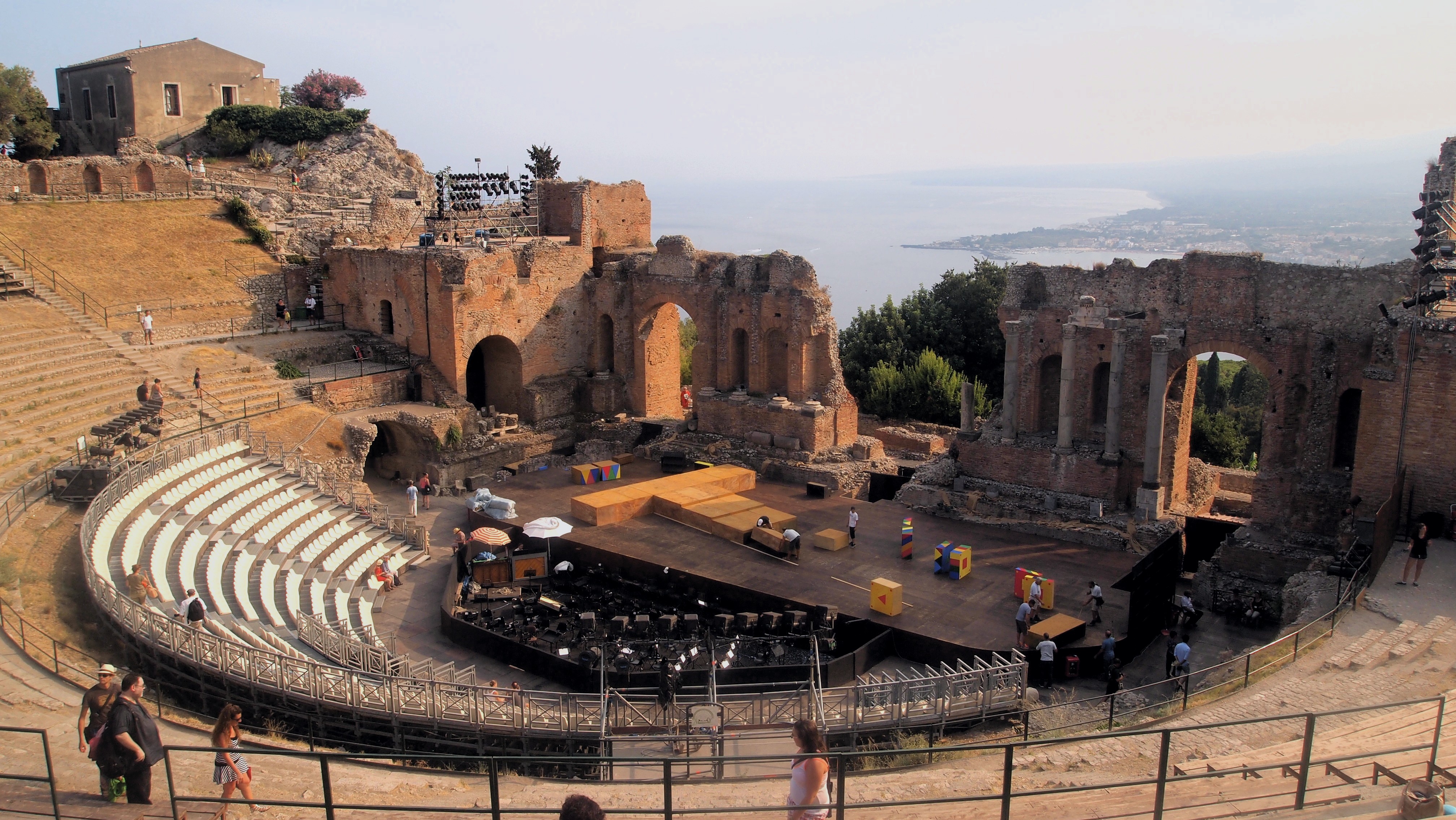 Taormina e Naxos “aperte” per Natale e Capodanno, l’offerta culturale Taormina e Naxos “aperte” per Natale e Capodanno, l’offerta culturale
