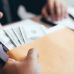 Corruzione: un tappo che blocca lo sviluppo