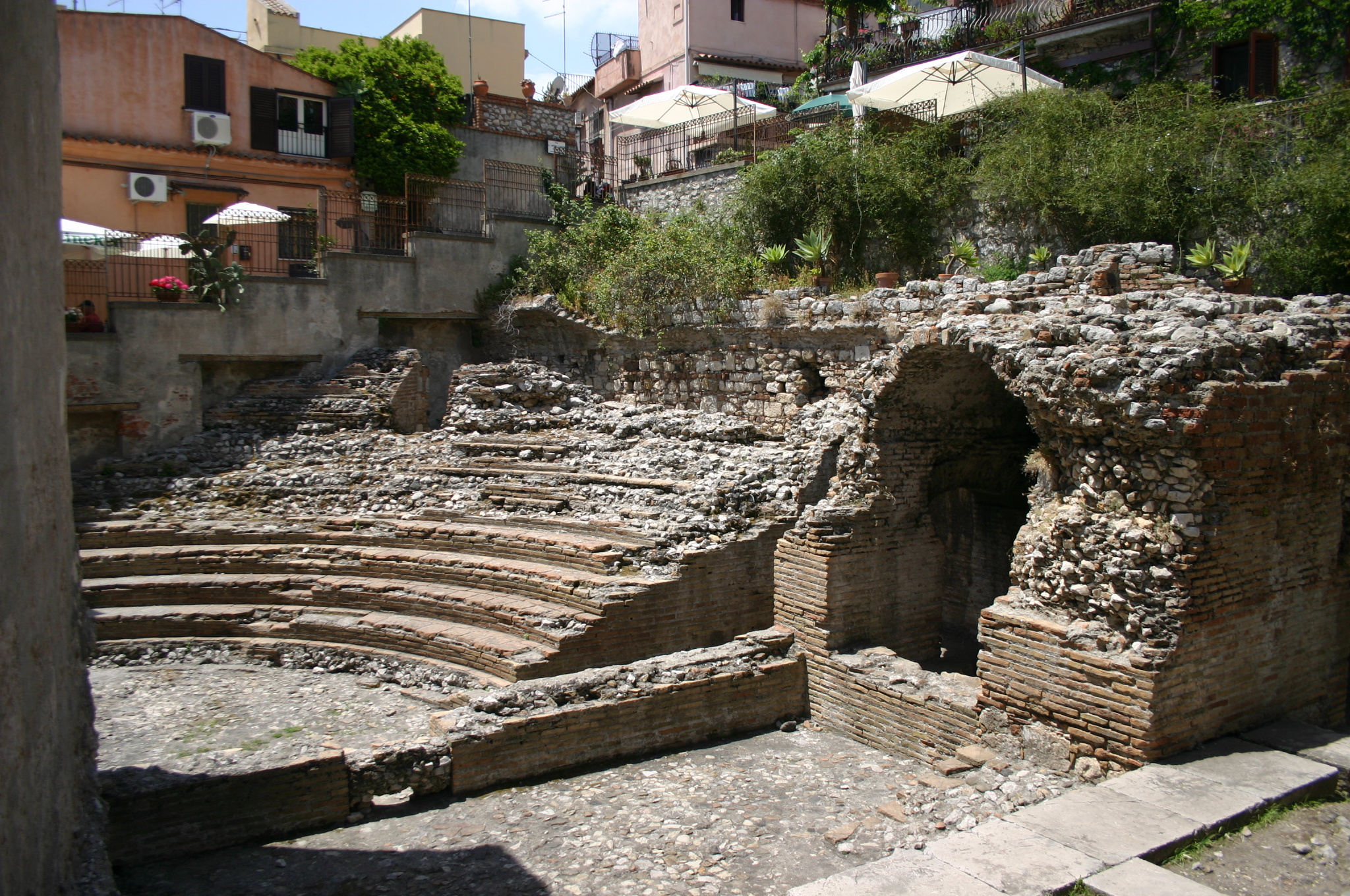 Monumenti e palazzi storici da recuperare: a Taormina si lavora per un deciso rilancio