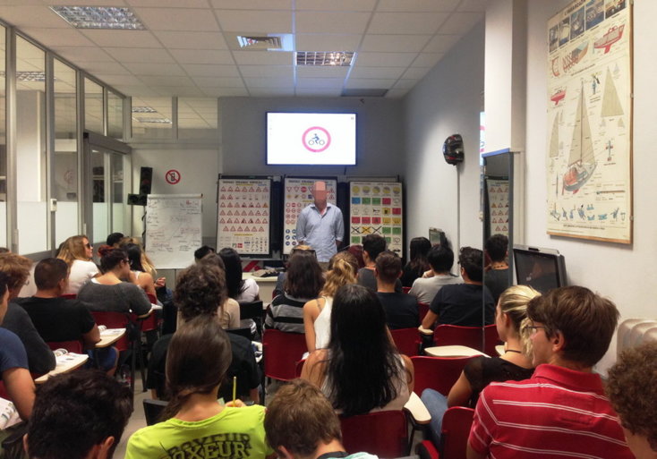 Autoscuole, domani salta la metà degli esami di guida