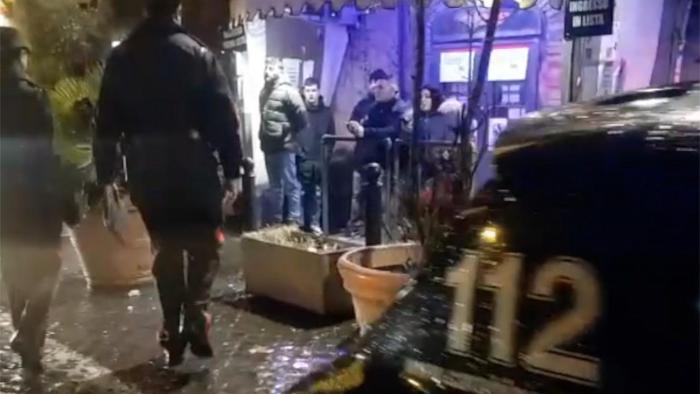 Palermo, 19enne aggredito mentre passeggiava in via Maqueda