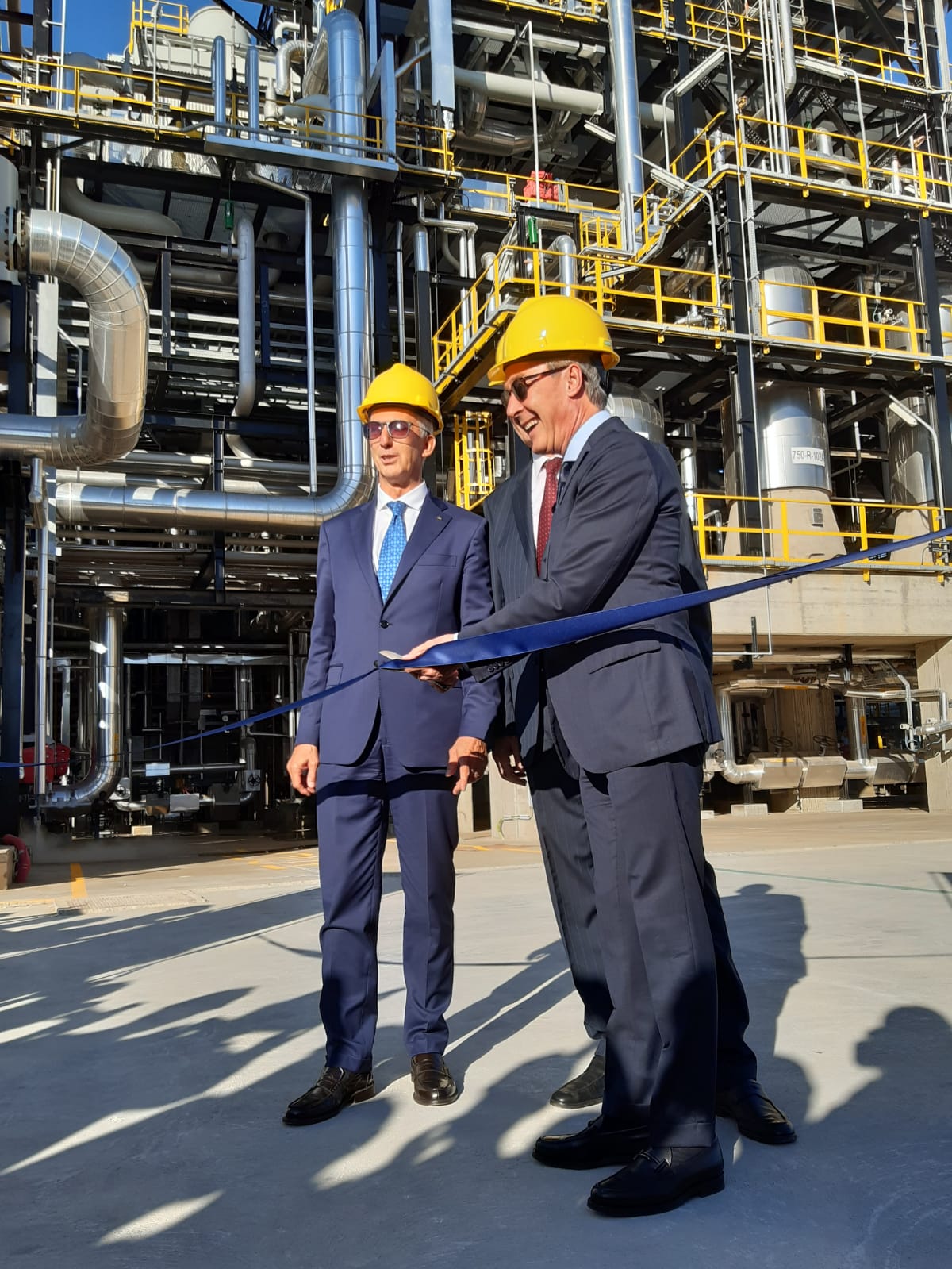 Galleria foto 'Eni, inaugurata a Gela la Bioraffineria' - foto 2