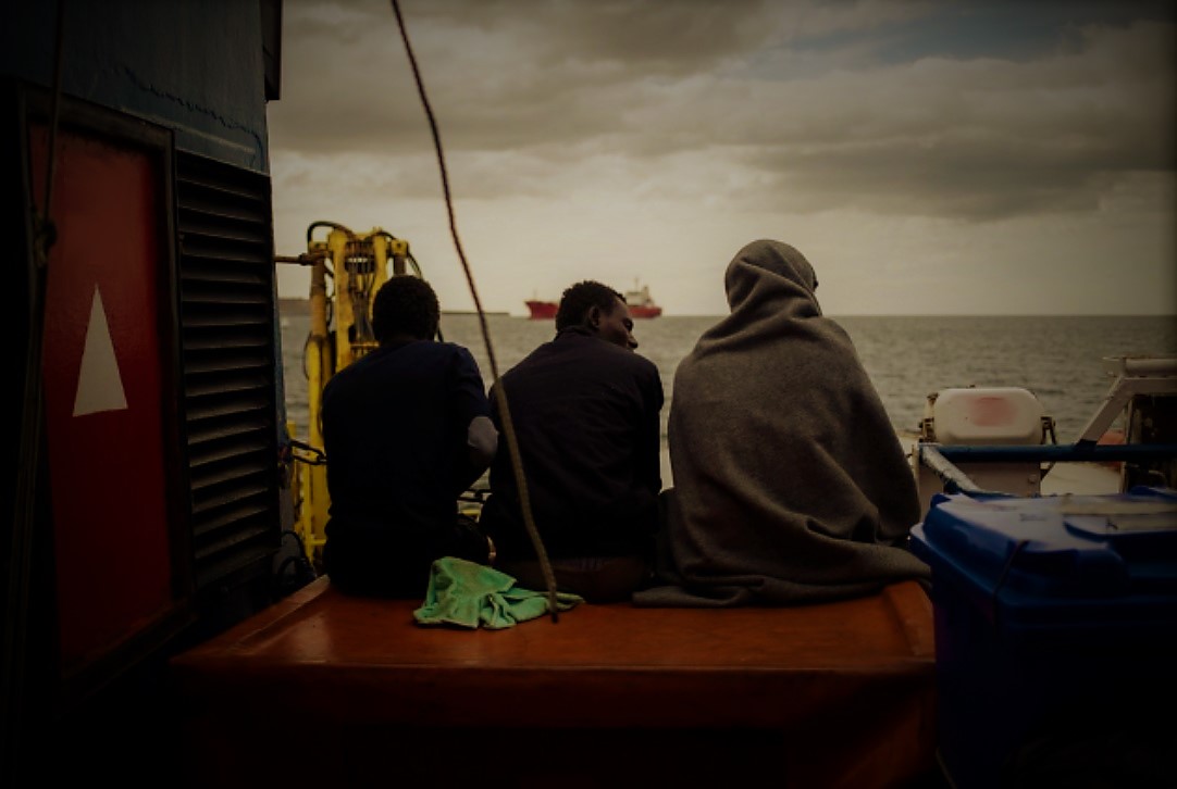 Migranti, prosegue ancora il macabro teatrino sulla pelle degli ultimi della terra Migranti, prosegue ancora il macabro teatrino sulla pelle degli ultimi della terra