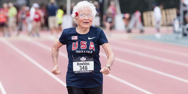 Un’ora di camminata veloce al giorno per un invecchiamento muscolare sano