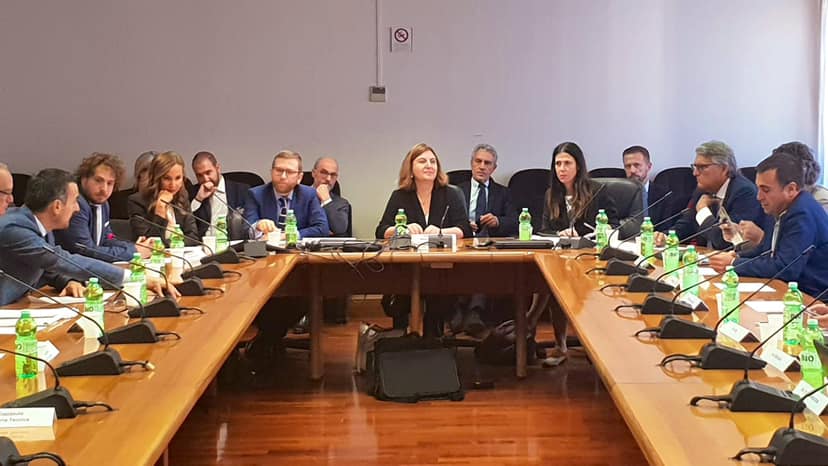 Prime soluzioni sulla vertenza Almaviva, il Governo promette massima attenzione