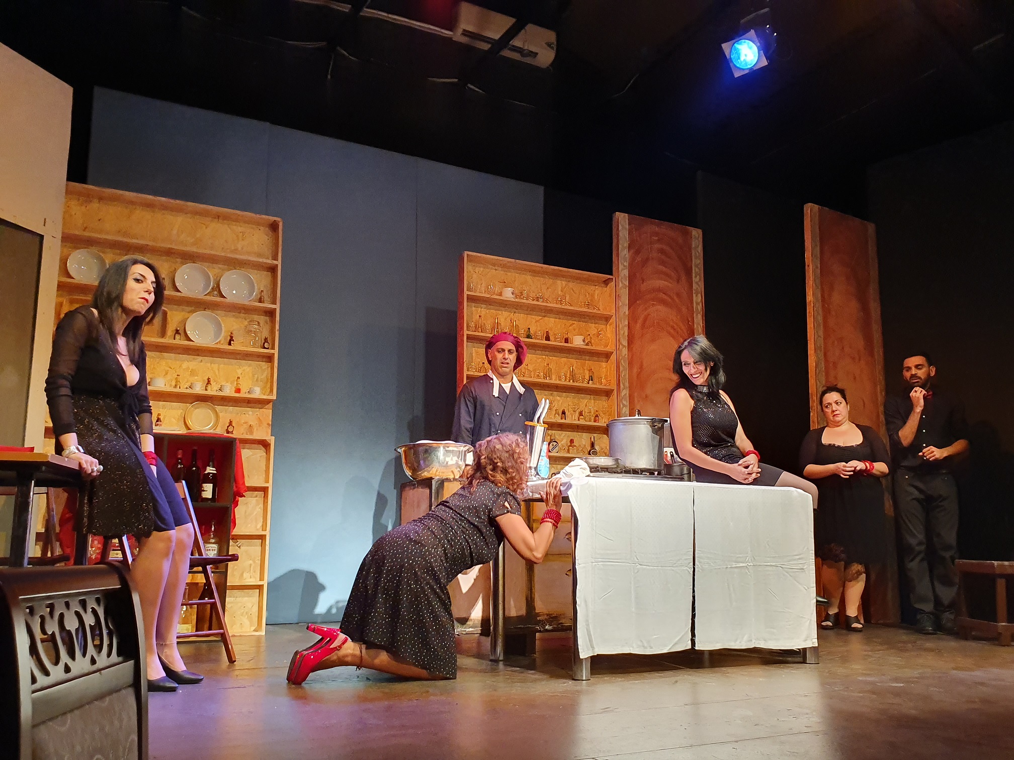 Debutto “col botto” e risate per la Carrozza degli Artisti Debutto “col botto” e risate per la Carrozza degli Artisti