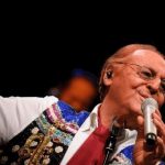 Questa sera l’atteso ritorno in Sicilia di Renzo Arbore e l’orchestra italiana