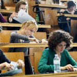 Supporto per i giovani studenti meritevoli tramite un contributo per pagare gli studi