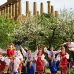 Manifestazioni turistiche, la Regione cambia rotta