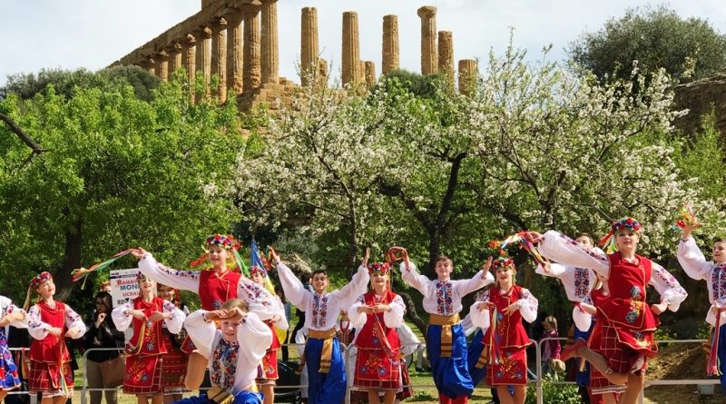 Manifestazioni turistiche, la Regione cambia rotta