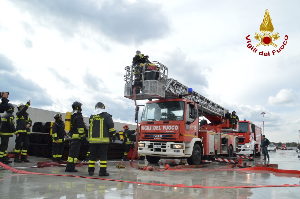 Pompieri etnei sempre più dimenticati, Stato e Regione scherzano “col fuoco”