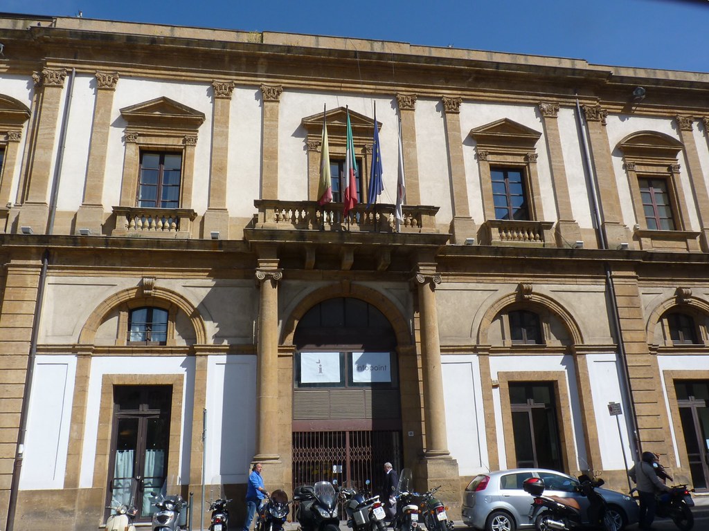 Una stagione teatrale dai molteplici volti per accontentare ogni genere di pubblico