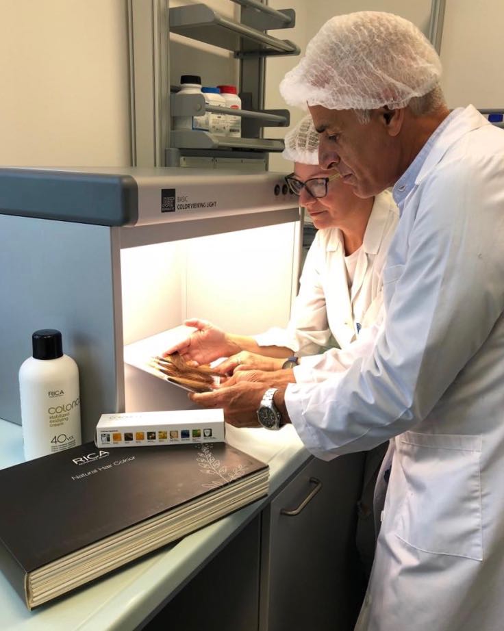 Galleria foto 'E’ tutta siciliana la prima tintura per capelli vegana' - foto 1