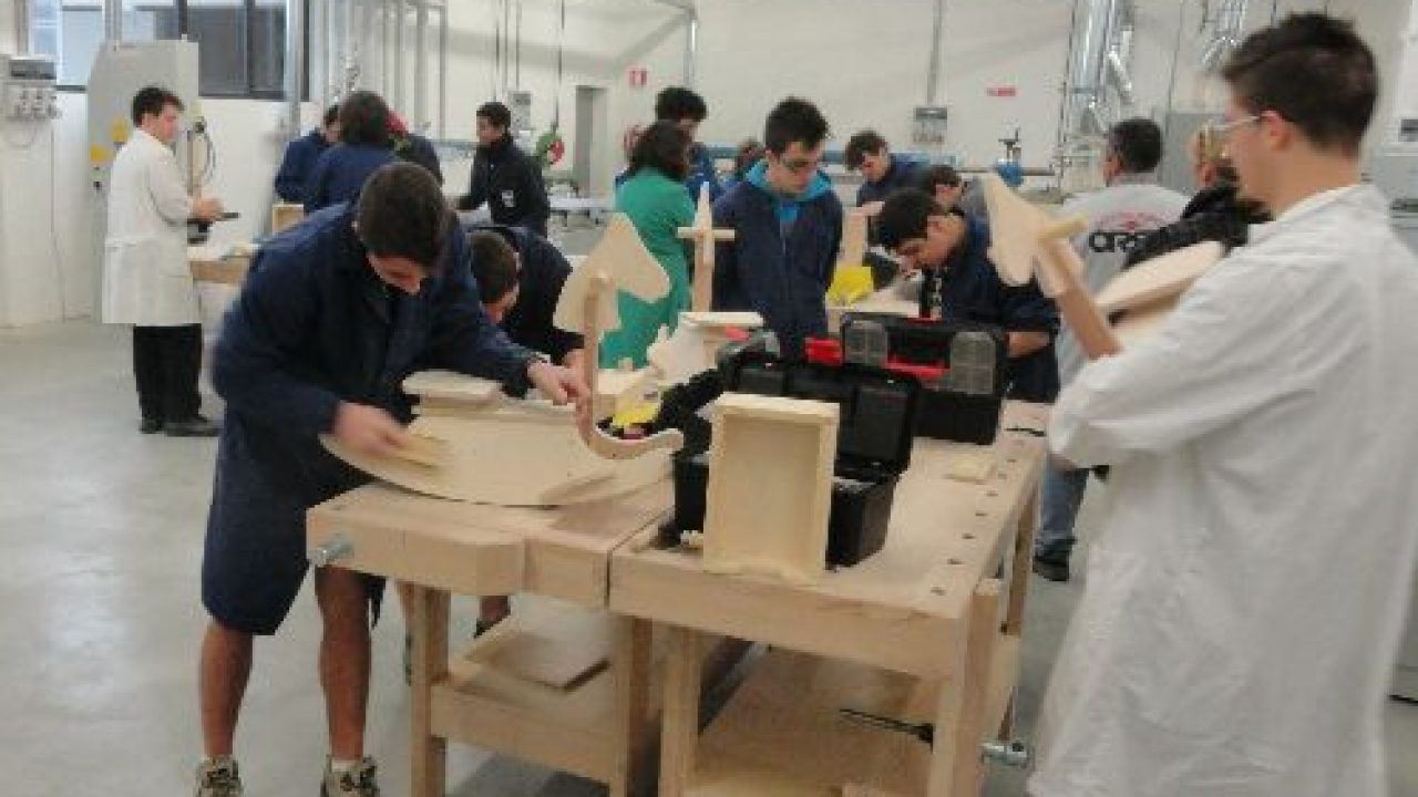 Formazione e lavoro come due rette parallele, il 25% dei profili richiesti introvabile in Sicilia