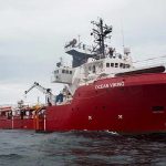Migranti, l’Ocean Viking fa rotta verso il porto di Augusta