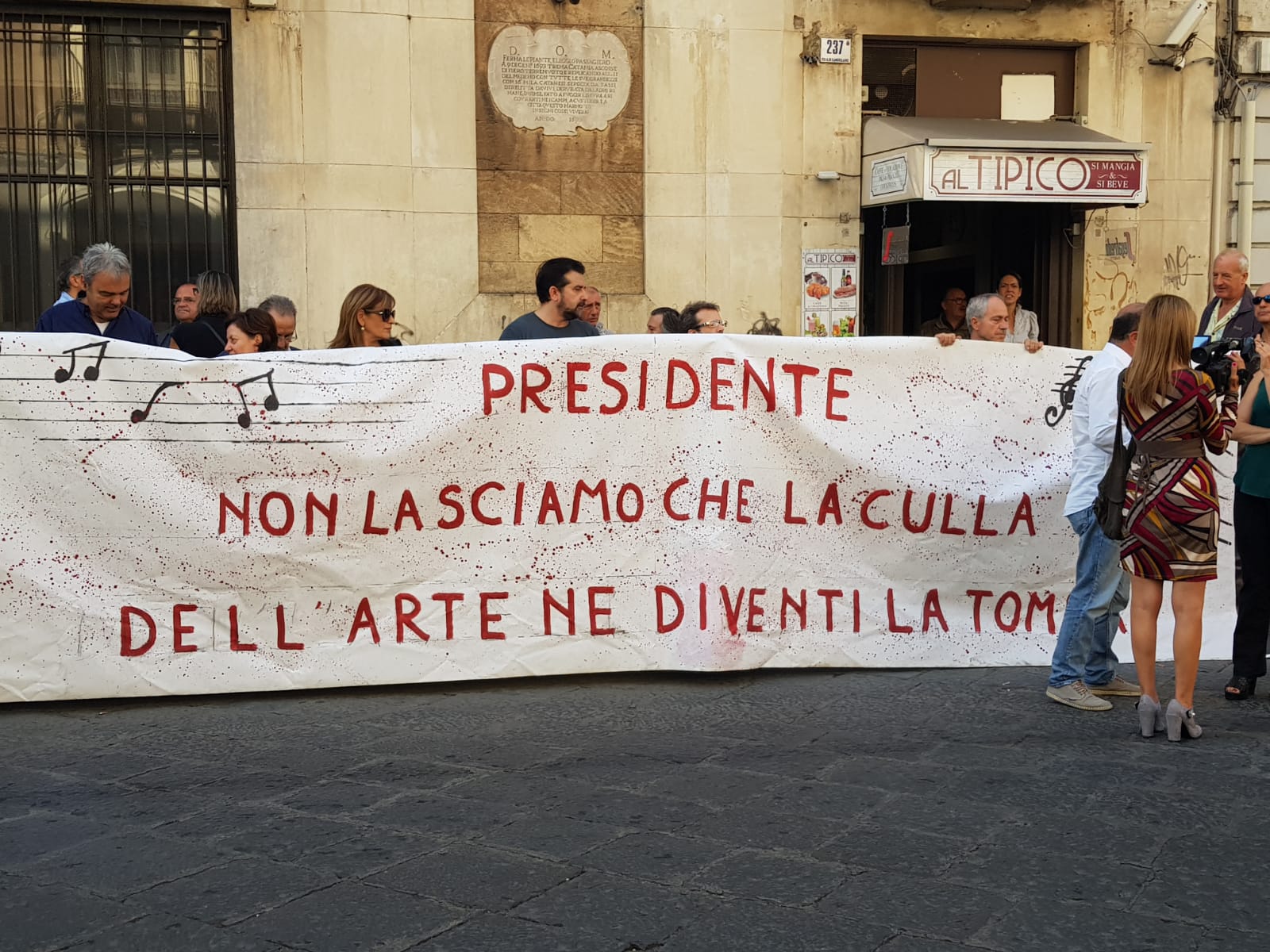 Flashmob dei lavoratori del Teatro Massimo Bellini di Catania