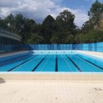 Impianti sportivi carenti a Messina, a Villa Dante si nuota in piscina anche sotto la pioggia