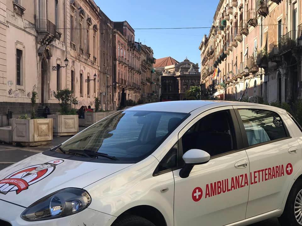 Un’Ambulanza letteraria on the road perché anche un libro “può salvare” Un’Ambulanza letteraria on the road perché anche un libro “può salvare”