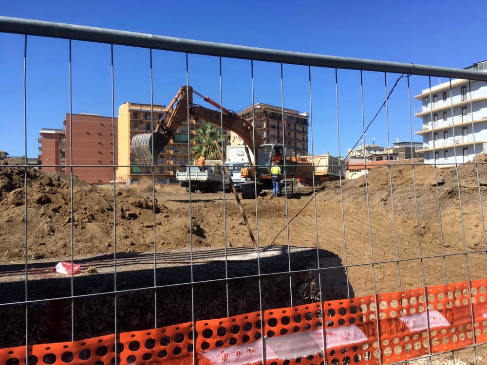 Avanzano le ruspe a Cibali, esposto del M5s