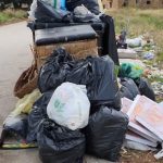 Da isole ecologiche a discariche a cielo aperto