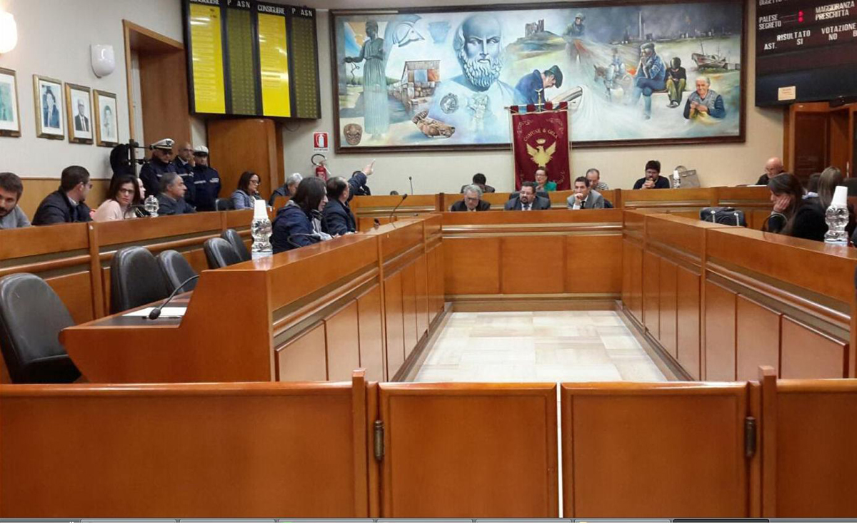 Gela, tensione dopo la proroga a Ghelas