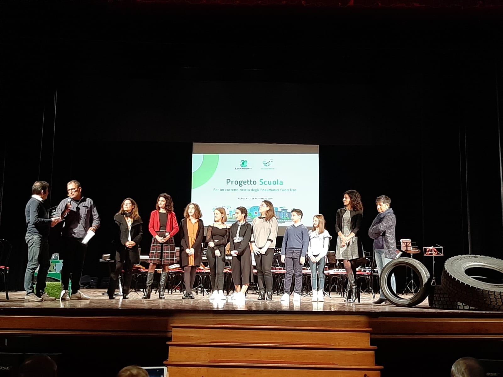 Il riciclo dei pneumatici arriva tra i banchi di scuola