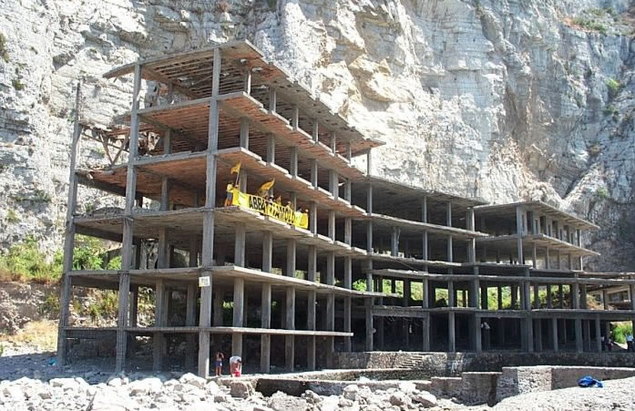 Prosegue a Caltanissetta la lotta all’abusivismo edilizio